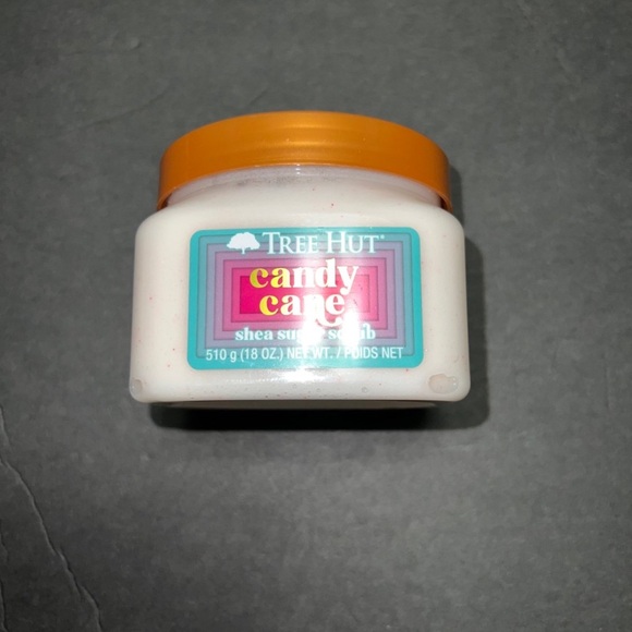 Tree Hut Candy Cane Scrub - Picture 2 of 3